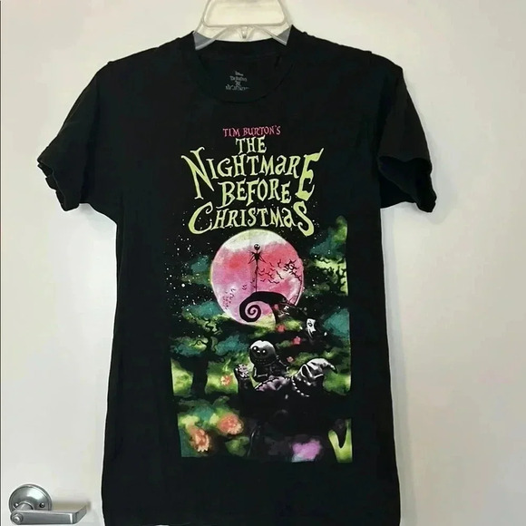 Tim Burton's The Nightmare Before Christmas Black T-Shirt - Picture 1 of 5
